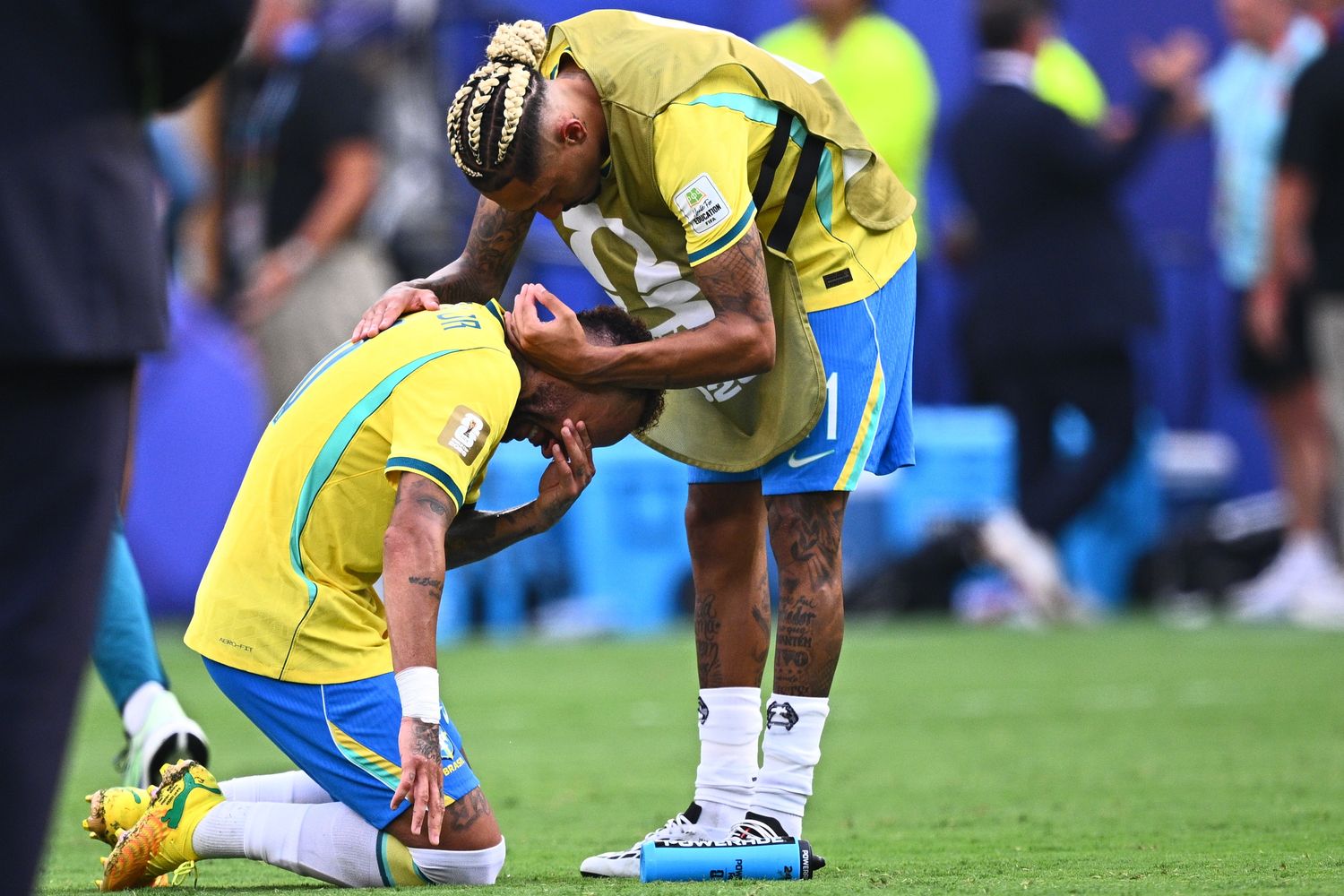 Neymar rompió en llanto por la eliminación de Brasil ante Noruega.