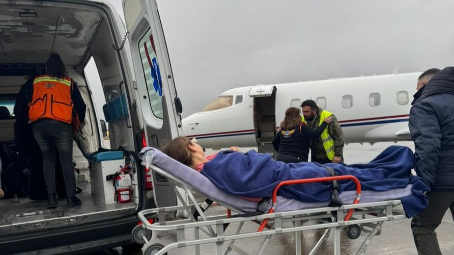 Una paciente de 15 años fue derivada por avión sanitario