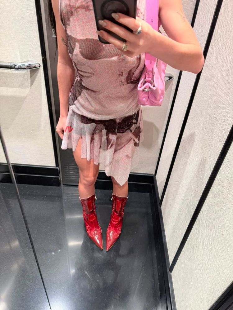El vestido estampado que causó todo tipo de comentarios.