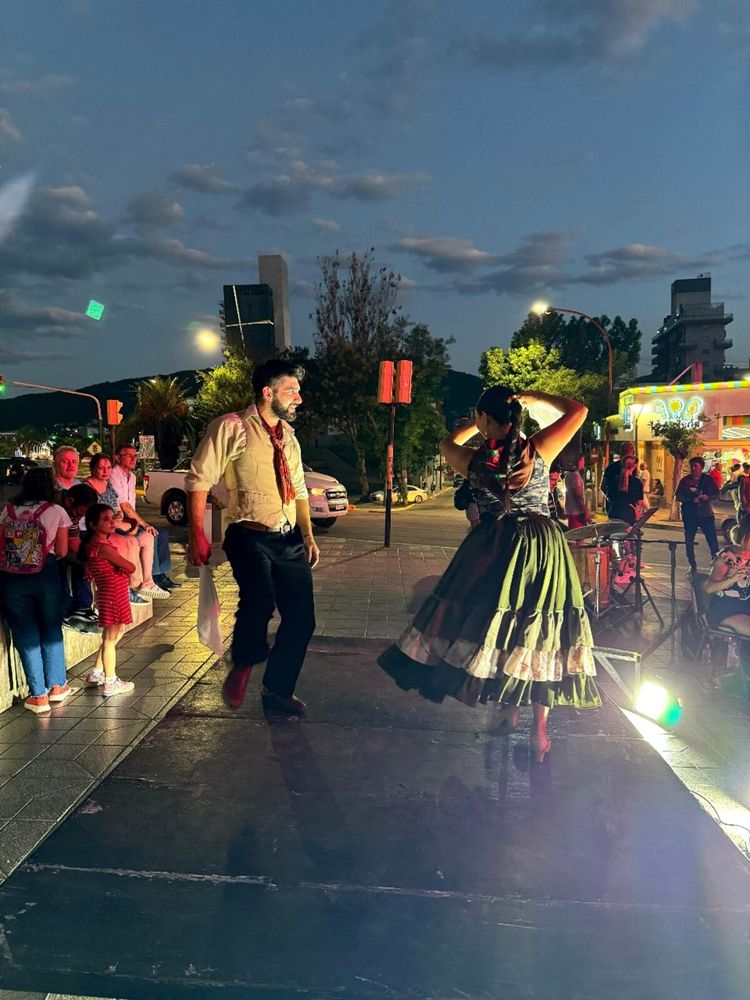 Villa Carlos Paz suma propuestas culturales gratuitas durante las vacaciones de invierno, con espectáculos de danza, teatro, música en vivo y muestras de arte.
