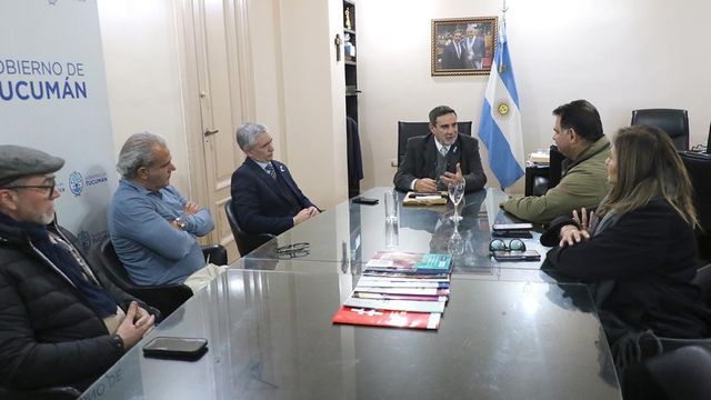 El Ministerio recibió a representantes de una organización estadounidense que recorrerá la región para evaluar futuras misiones quirúrgicas.