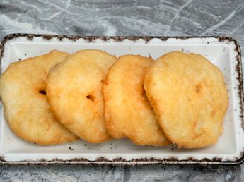 Tortas fritas sin grasa: la receta express con pocos ingredientes para disfrutar en los días de frío