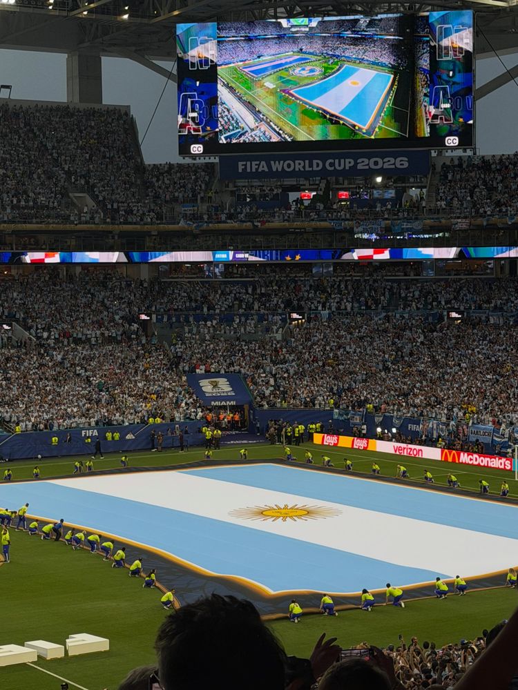 La cantante compartió fotos tras el partido contra Cabo Verde.