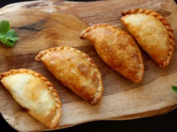 Empanadas para alentar a la Selección Argentina: 3 ideas de rellenos con un solo sofrito