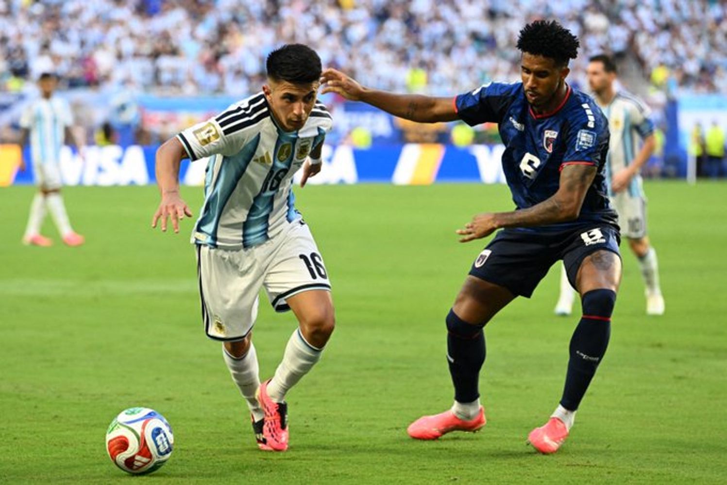 Thiago Almada.