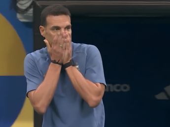 La reacción viral del banco de Argentina tras la remontada histórica: el festejo de Scaloni y la locura de Ayala