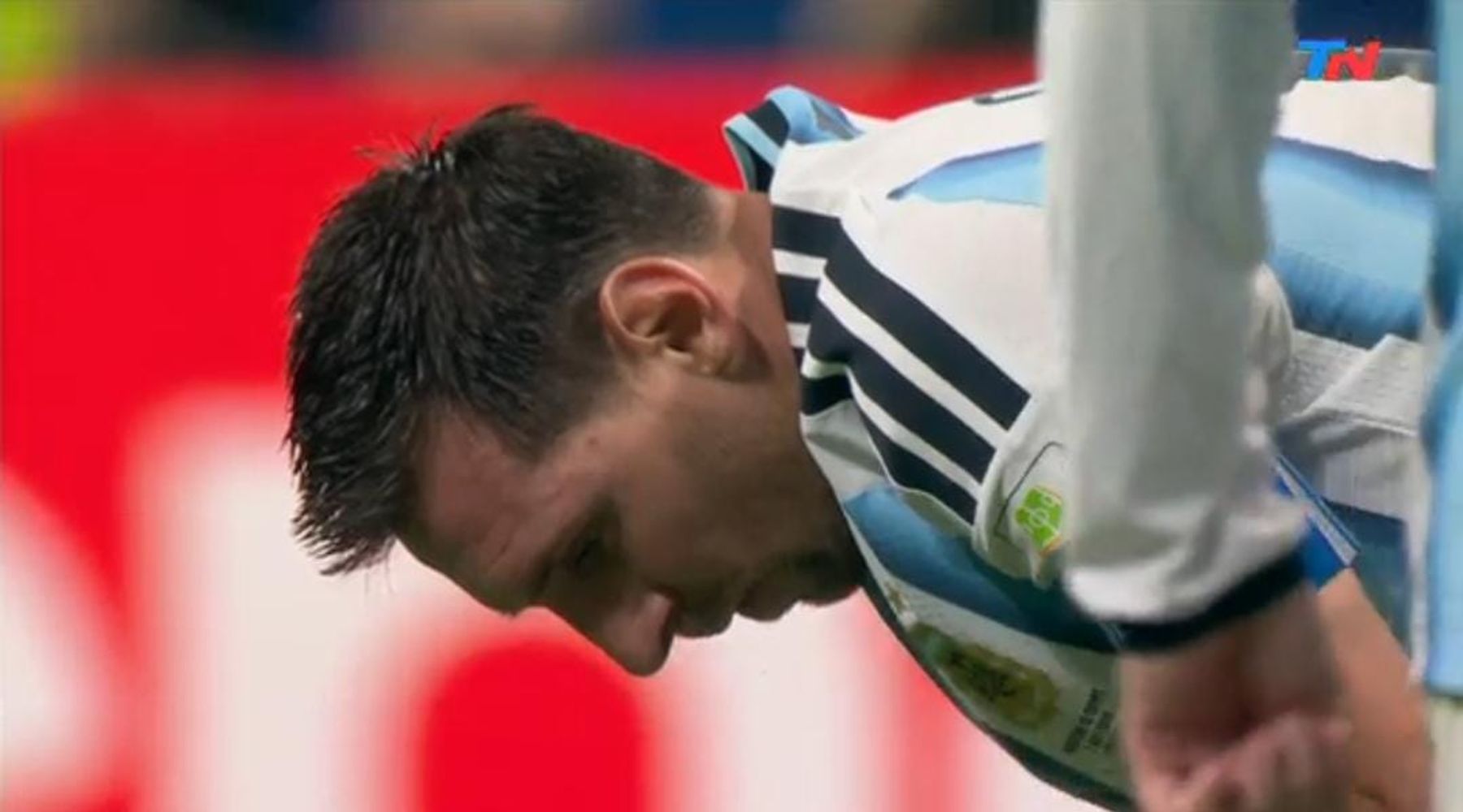 El capitán argentino preocupó a todos con su gesto.