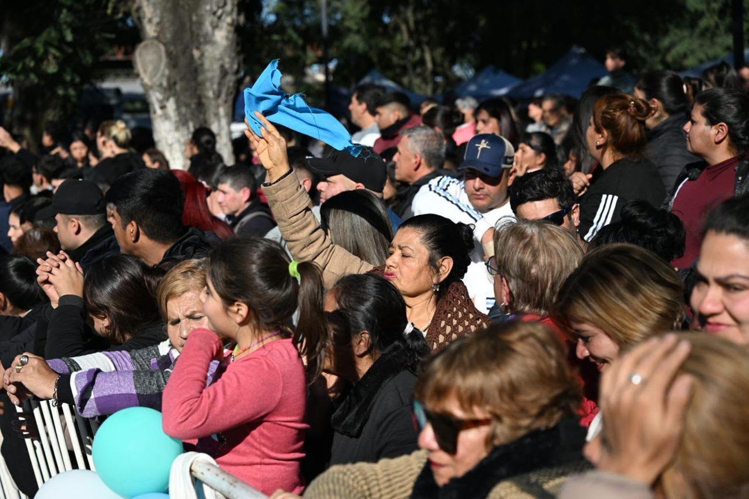 Los festejos contaron con la participación masiva de vecinas y vecinos.