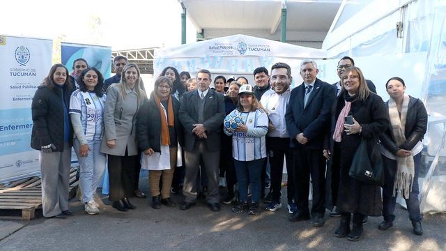 El programa detecta hipertensión, obesidad infantil y otros factores de riesgo a través de puestos en Plaza Independencia y el interior provincial.