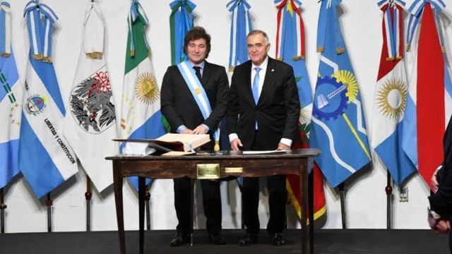El presidente participará del acto en la Casa Histórica, según confirmó el gobernador Osvaldo Jaldo.