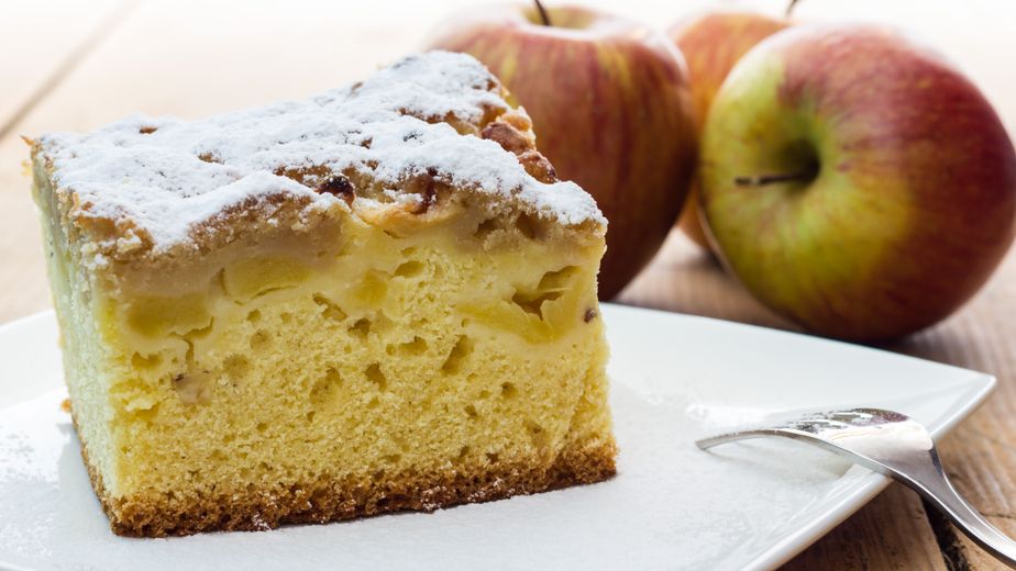 Cómo hacer un budín de manzana sin harina: la receta con 3 ingredientes básicos ideal para la merienda