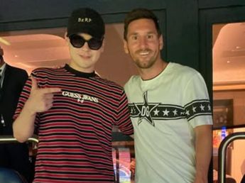 ¿Papelón o confusión? El incómodo blooper de Bizarrap tras entregarle el premio MVP a Lionel Messi