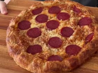 Pizza rellena: la receta express sin amasar para resolver la cena en pocos minutos