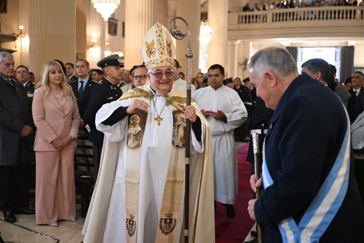 El Monseñor Carlos Sanchez llamó a "No pelear entre hermanos".