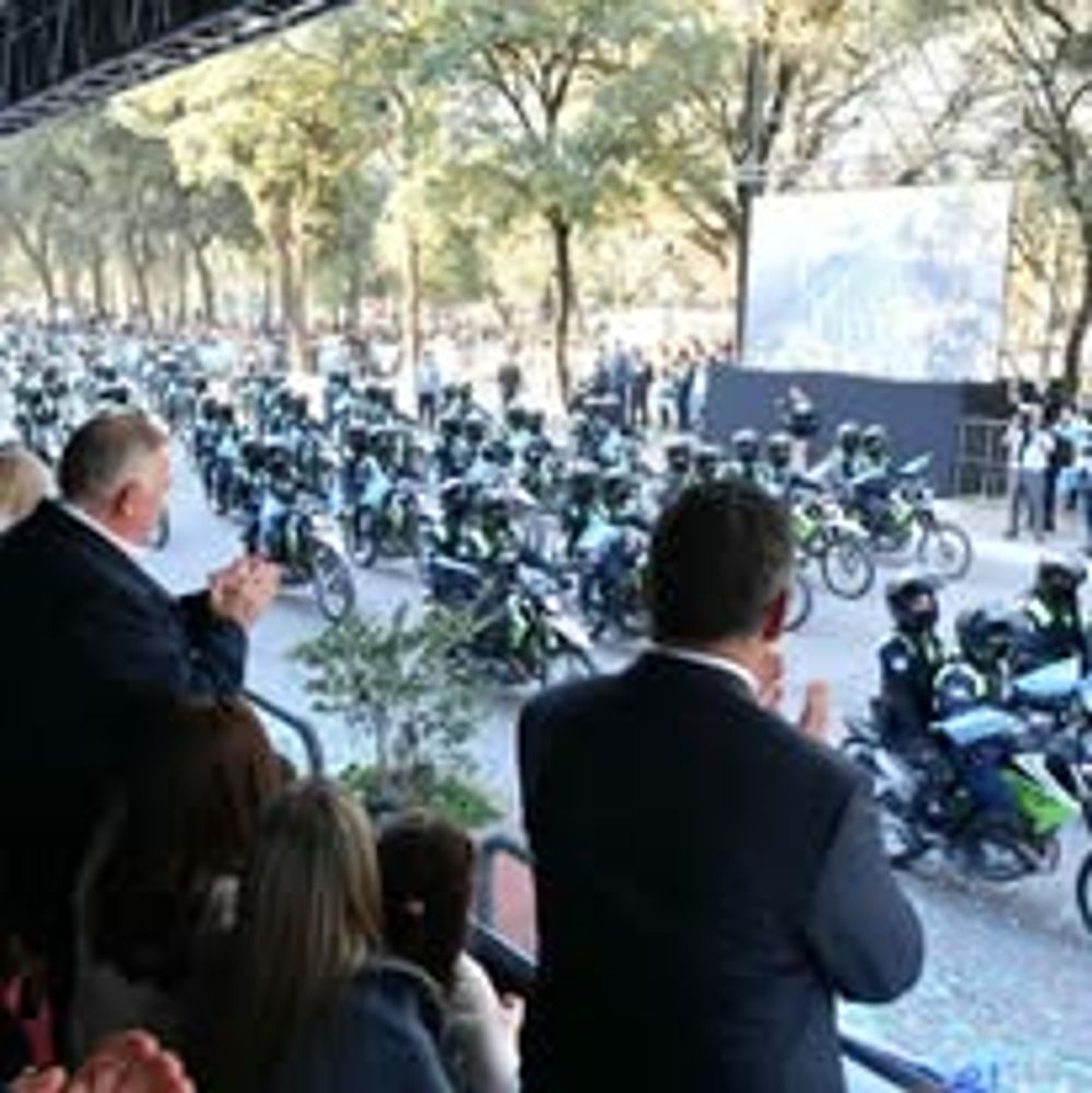 Del desfile participaron las fuerzas policiales de la provincia.