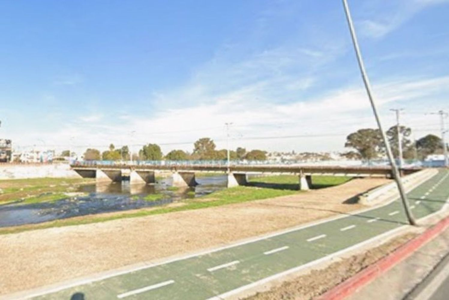 A la altura de barrio San Vicente, encontraron un cuerpo sin vida en el cauce del río.