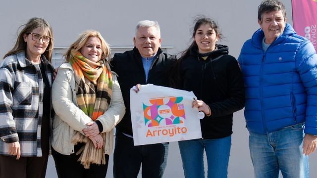 Entrega viviendas en Arroyito Nuevo Barrio Sur Plan Casa y Casa Social
