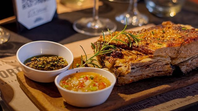 “Gusto a Carlos Paz” busca poner en valor la cocina como parte de la memoria, la cultura y la identidad de la ciudad.