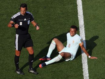 No se vio en TV: reclamo al árbitro argentino por el primer gol de Francia; y Mbappé también protestó