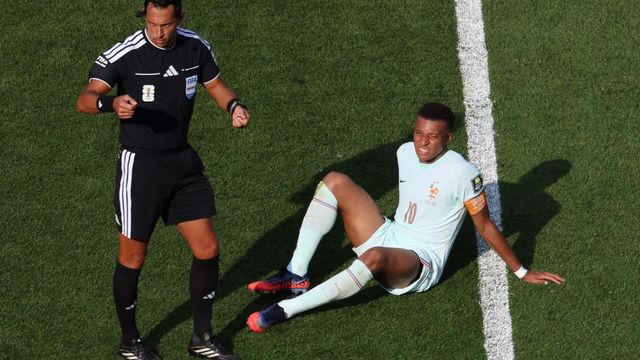 El árbitro argentino Facundo Tello y su labor en el Francia-Marruecos. 