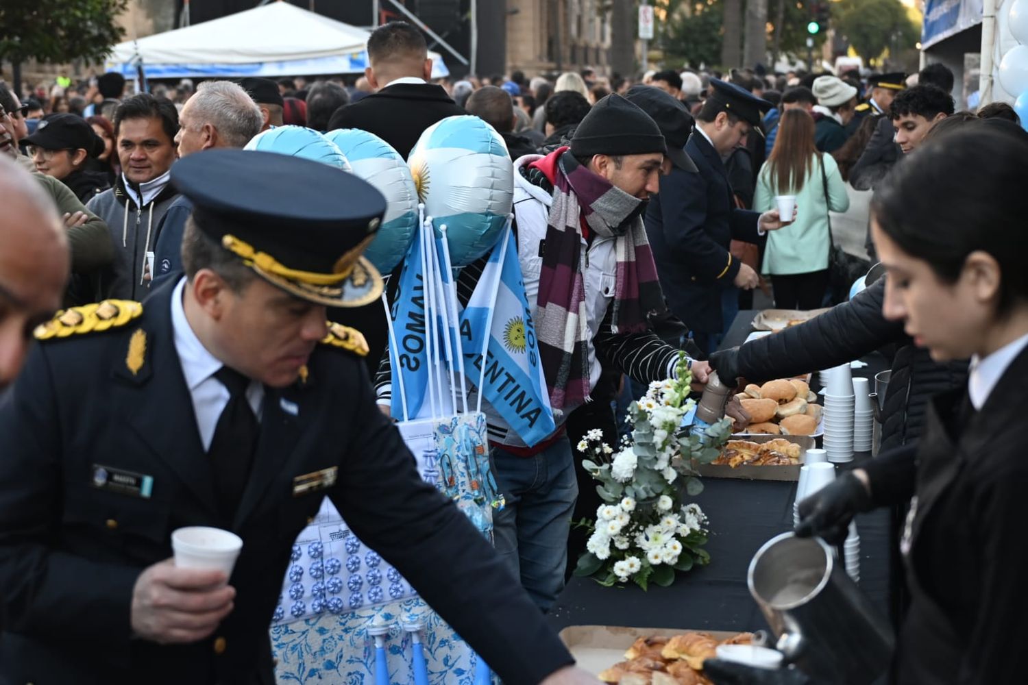 La Plaza Independencia fue escenario de una celebración multitudinaria