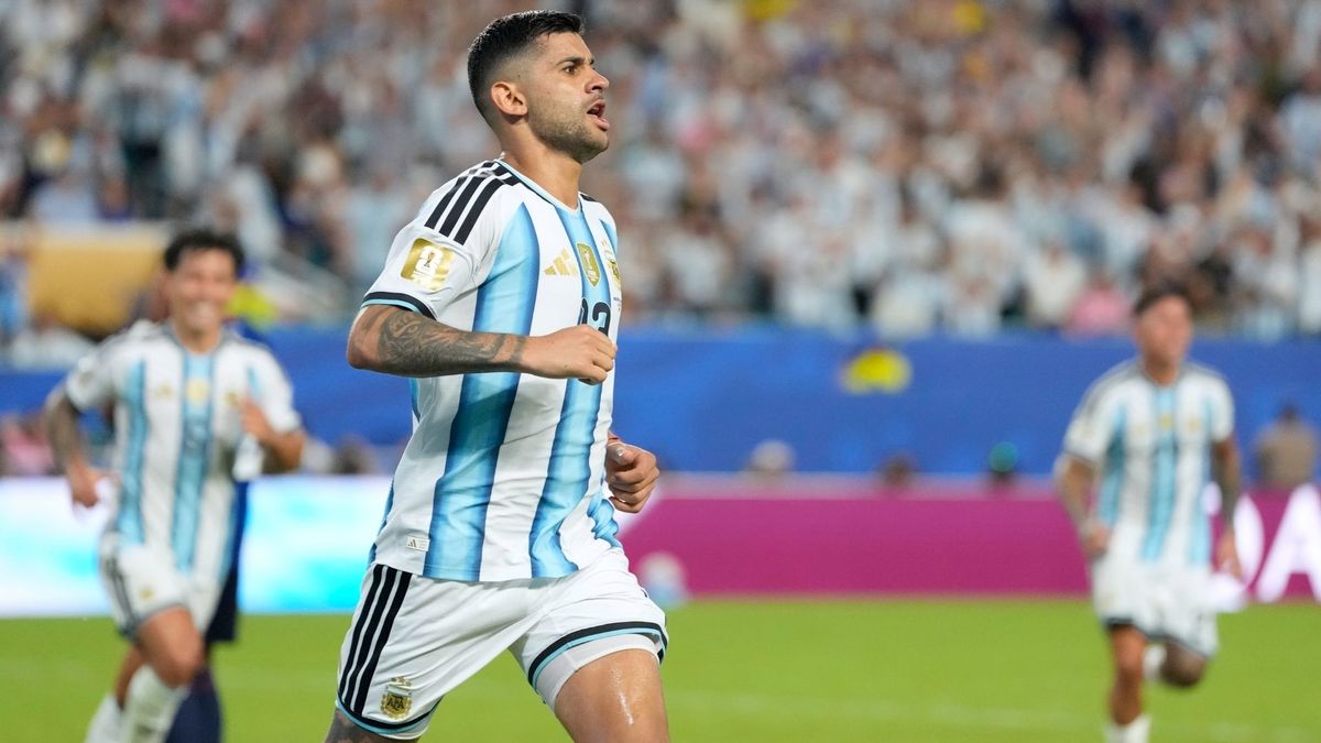 El Cuti Romero en la previa de Argentina-Suiza: "Si Scaloni me ve de 9, me mata"