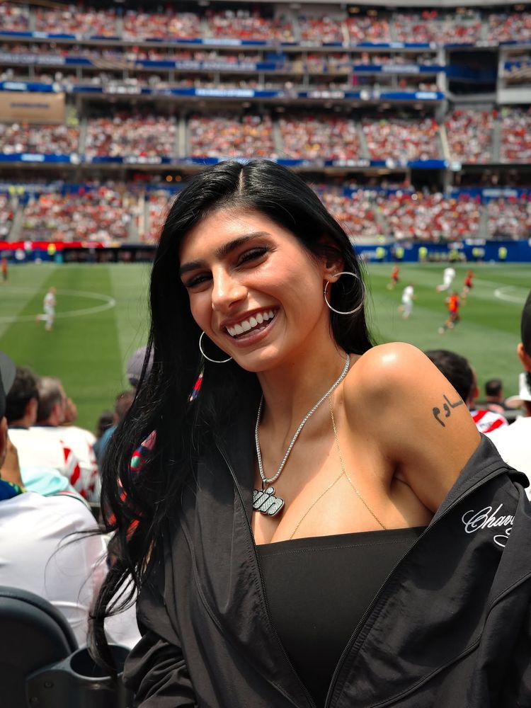 Mia Khalifa revolucionó las tribunas del Mundial 2026