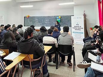 Autoconocimiento y bienestar emocional: así fue el taller del Hospital del Carmen