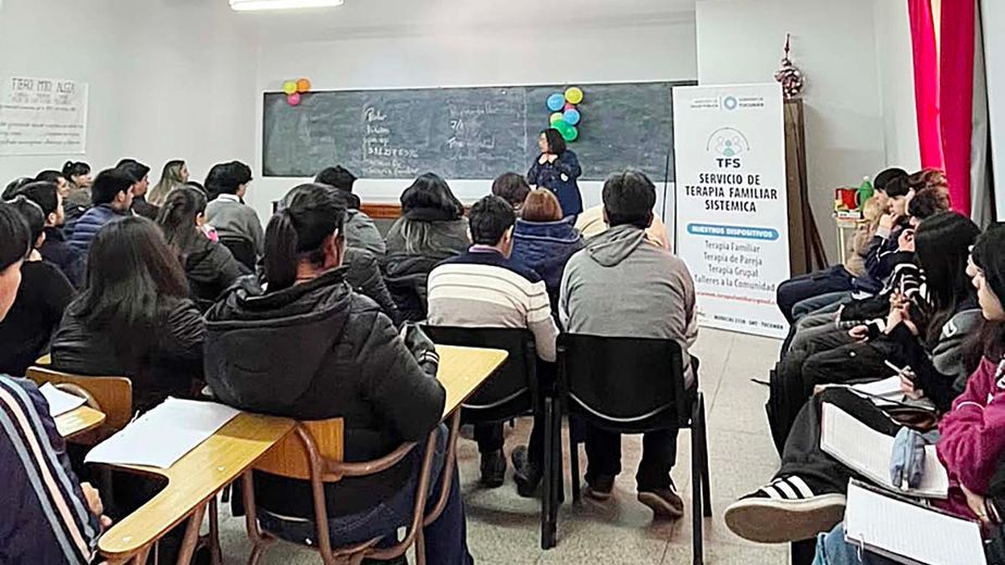 Autoconocimiento y bienestar emocional: así fue el taller del Hospital del Carmen
