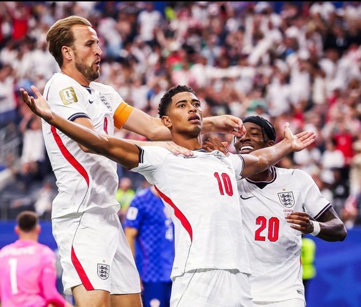 Bellingham por duplicado, para alcanzar a Kane como goleador, en la Inglaterra semifinalista.