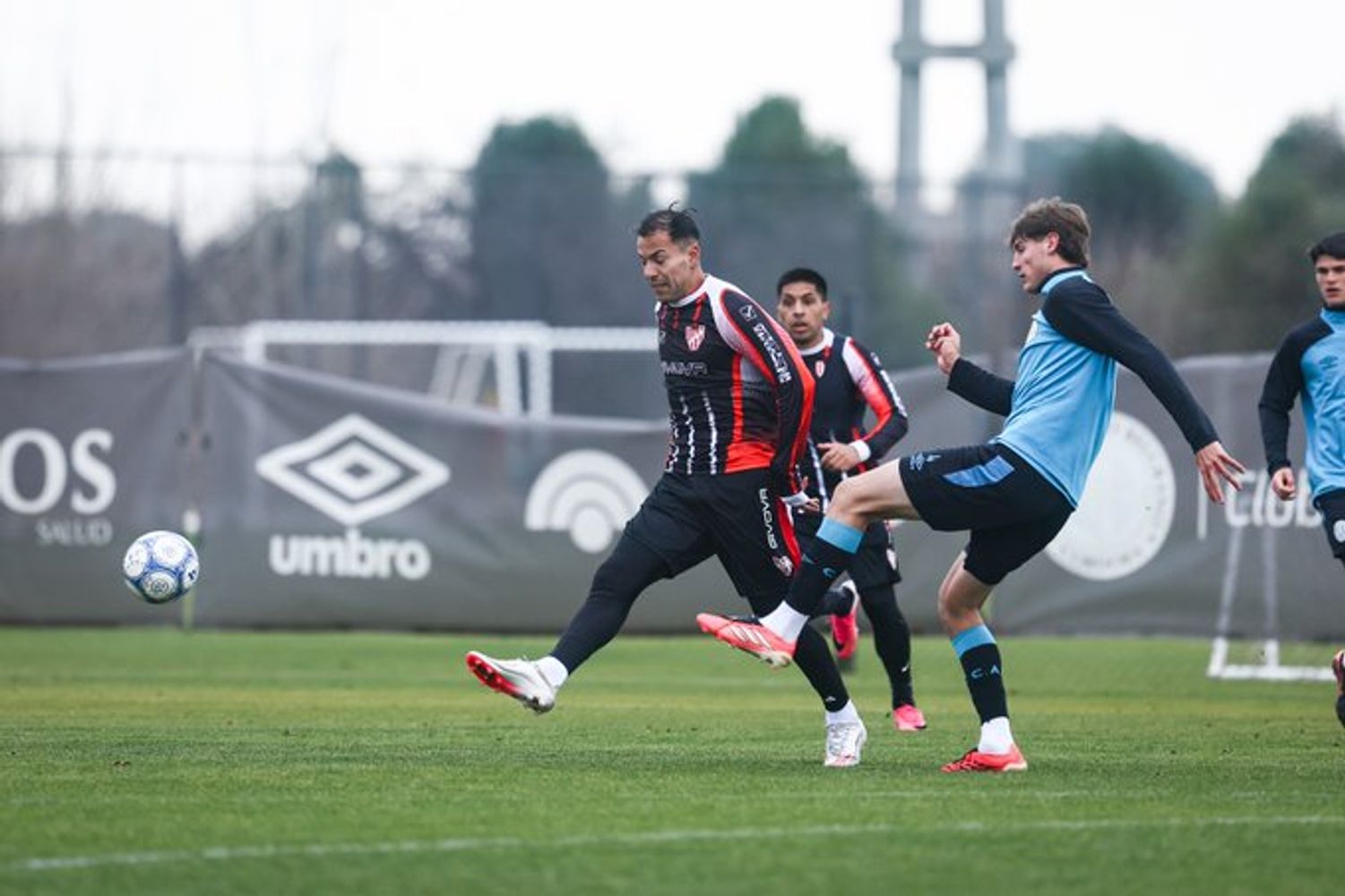 El "Diablito" Suárez anotó un gol en el segundo encuentro para Instituto, tras su operación en la rodilla.