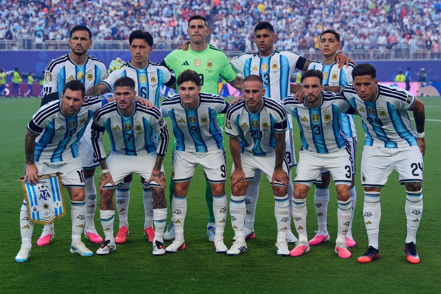 La Selección rindió homenaje a una figura del fútbol argentino.