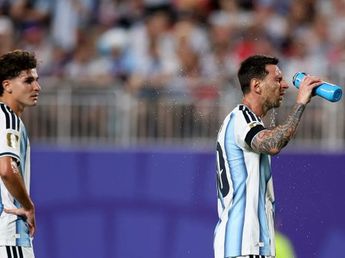 Qué le pasó a Lionel Messi en el ojo y su entredicho con el árbitro del Argentina-Suiza