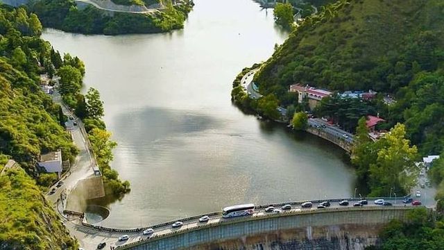 Entre senderos, monte serrano y vistas al lago San Roque, el Cerro Maggi propone una escapada diferente para disfrutar el domingo.