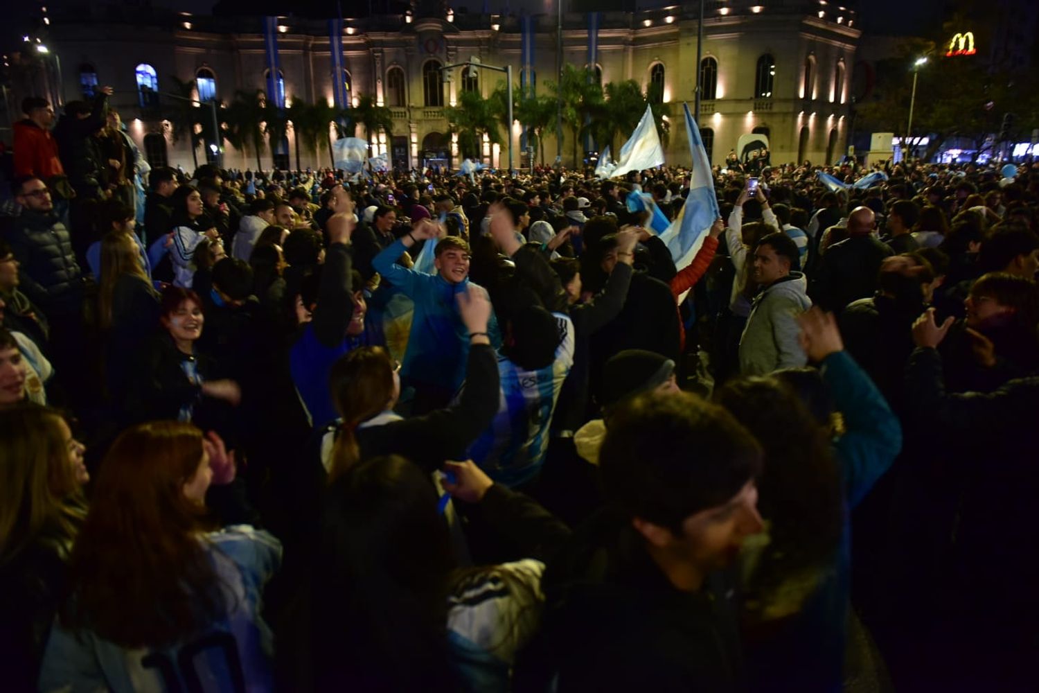 Masivo festejos en Patio Olmos.
