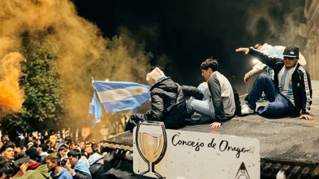 Se derrumbó el techo de un bar en medio de los festejos de Argentina