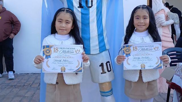 Estatua de Messi en la fiesta de los mellizos
