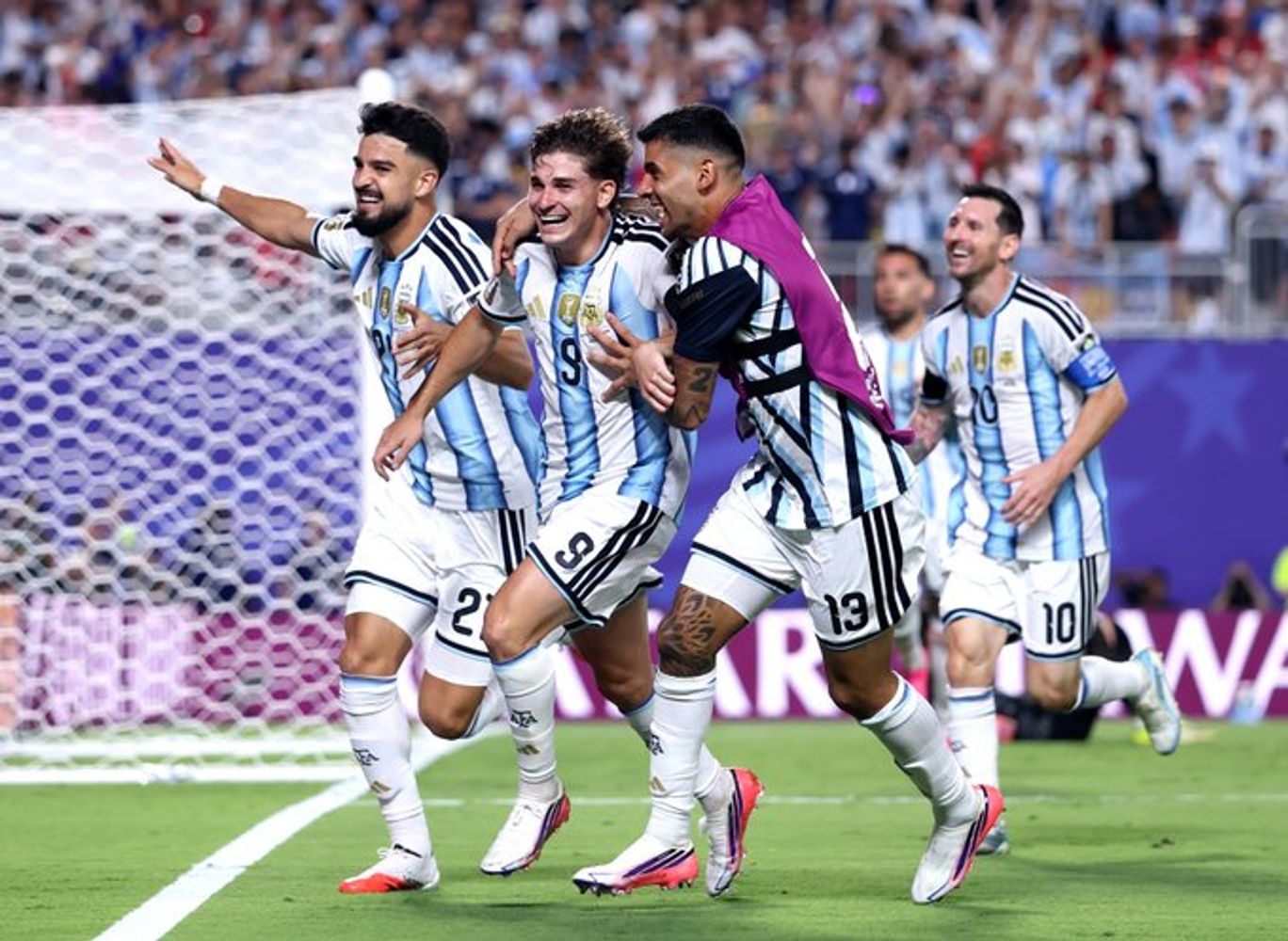 Julián Álvarez ante Suiza, y el "Cuti" Romero contra Egipto... goles cordobeses para la Selección a semifinales.