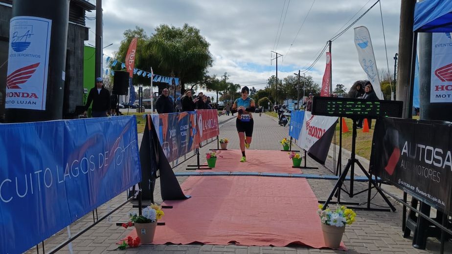 Duatlón Lagos de Buenos Aires: la carrera que desafió al frío y dejó actuaciones que dieron que hablar
