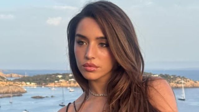 Lola Índigo sorprendió a todos al mostrar que usa peluca.