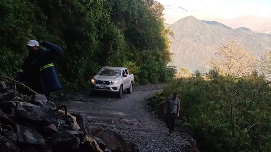 Derrumbes obligaron a cortar totalmente la Ruta 48 en el límite entre Catamarca y Tucumán
