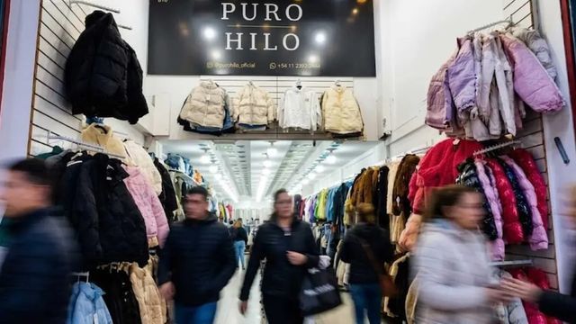 El barrio porteño presenció la inauguración de una nueva sucursal de Puro Hilo, un emprendimiento que tiene como objetivo vender indumentaria a precios irrisorios.