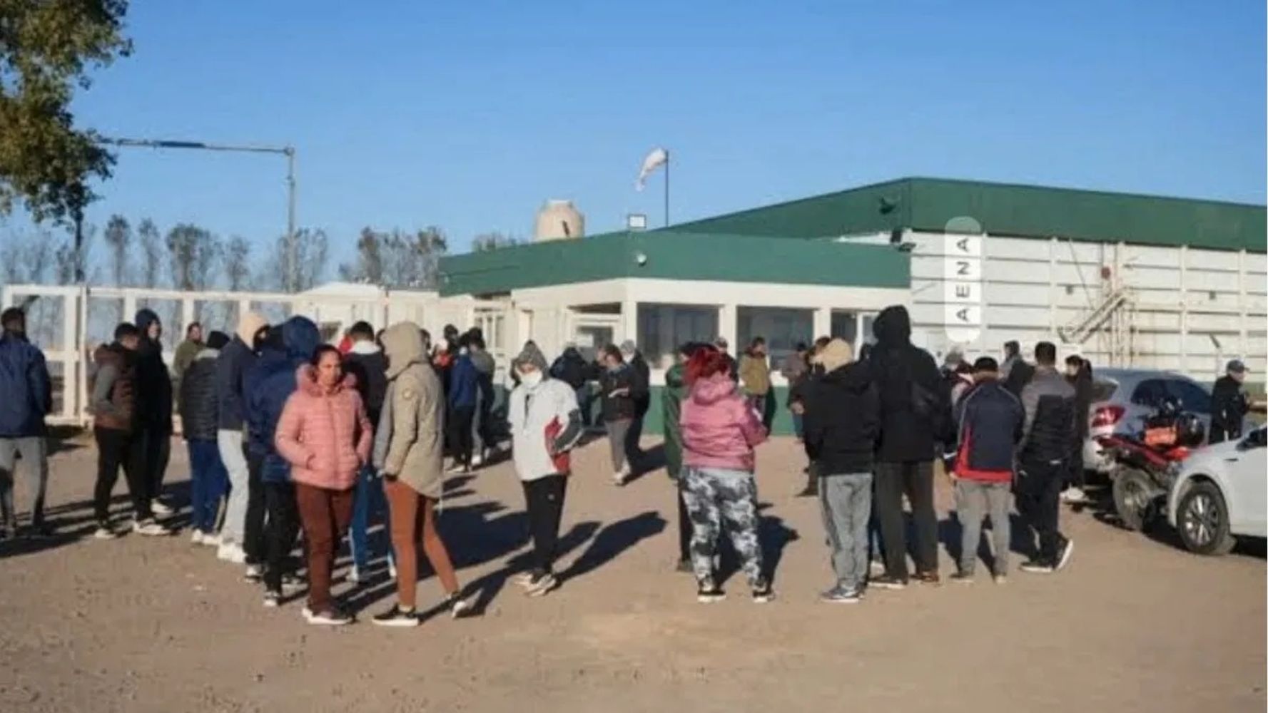 Vacaciones forzadas a trabajadores de la ex Avex por falta de insumos