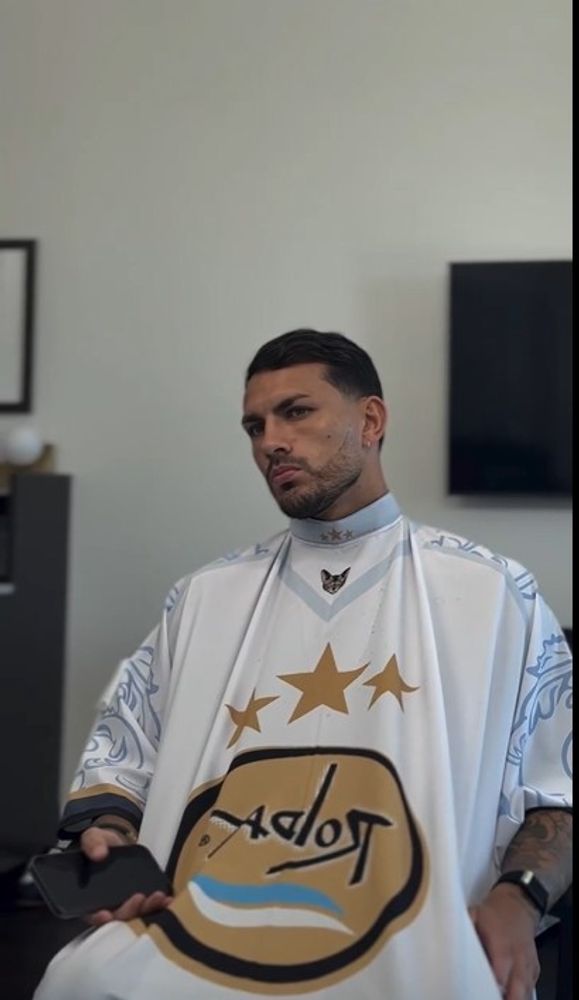 El nuevo look de Paredes