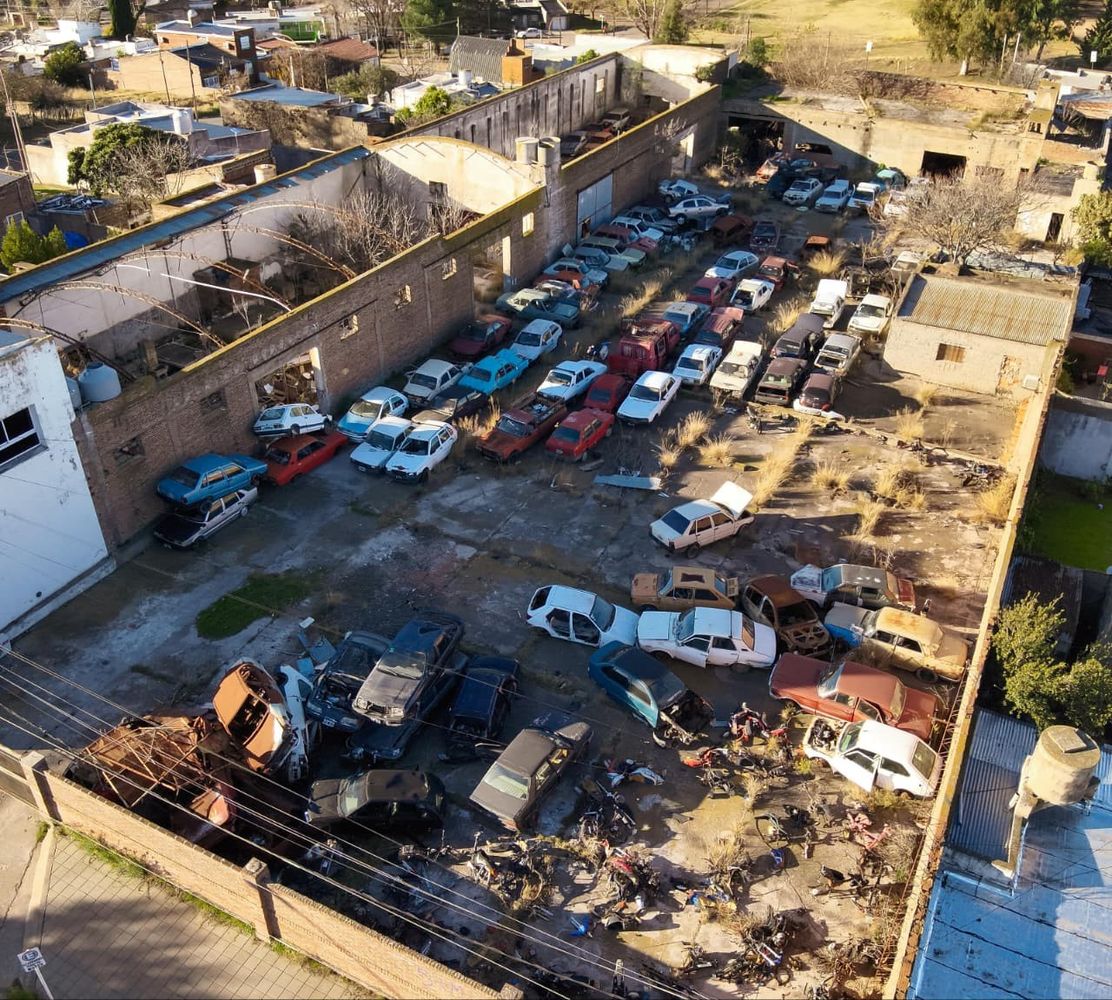 El Municipio iniciará la compactación de vehículos abandonados. 