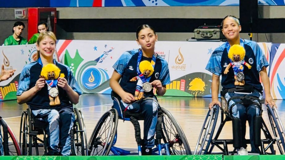 Las Lobas, seleccionado de básquet adaptado, ganó la medalla de plata en Colombia.