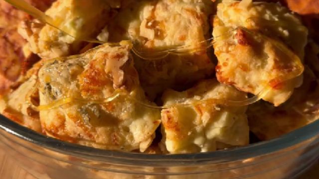 Cómo hacer scones de queso de tres variedades.