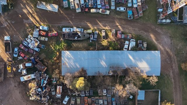 El Municipio iniciará la compactación de vehículos abandonados.