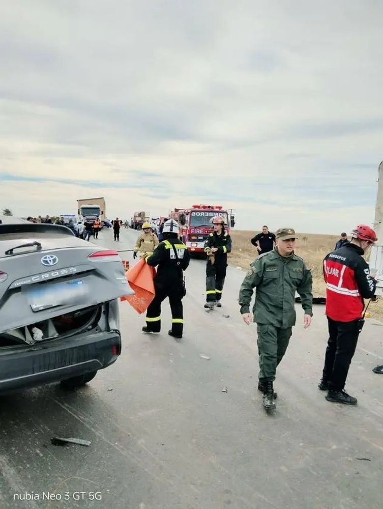 La Policía Caminera informó un corte total de tránsito en el sector afectado.