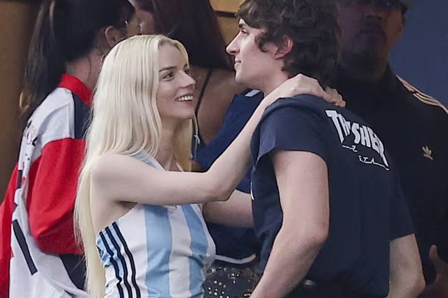 Taylor-Joy se mostró con los colores argentinos durante el Mundial 2026.
